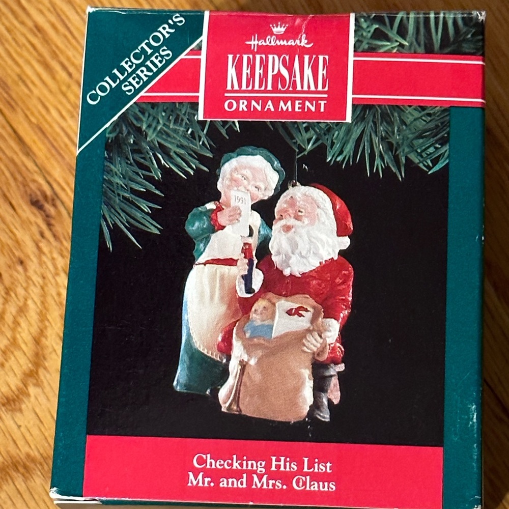 Checking His List, Mr and Mrs Claus 
1991 HALLMARK KEEPSAKE ORNAMENT

QX4339